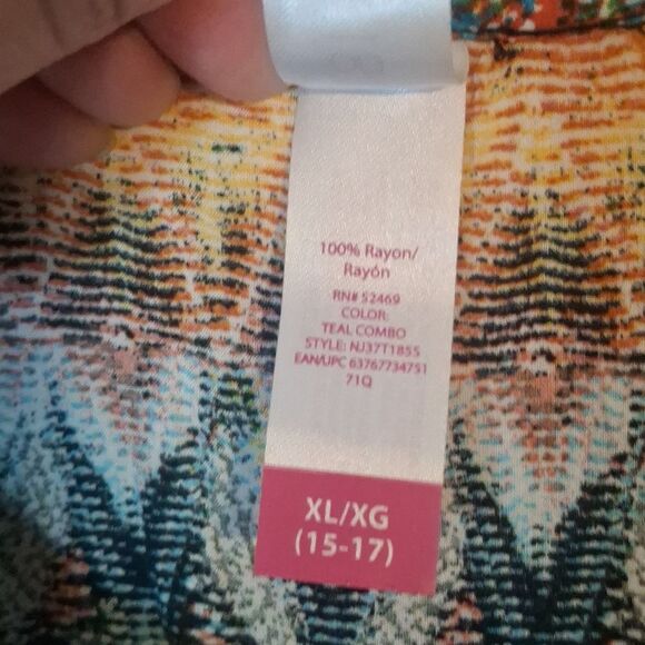 No Boundaries Multicolor Zigzag Sleeveless Blouse size XL - Picture 3 of 6